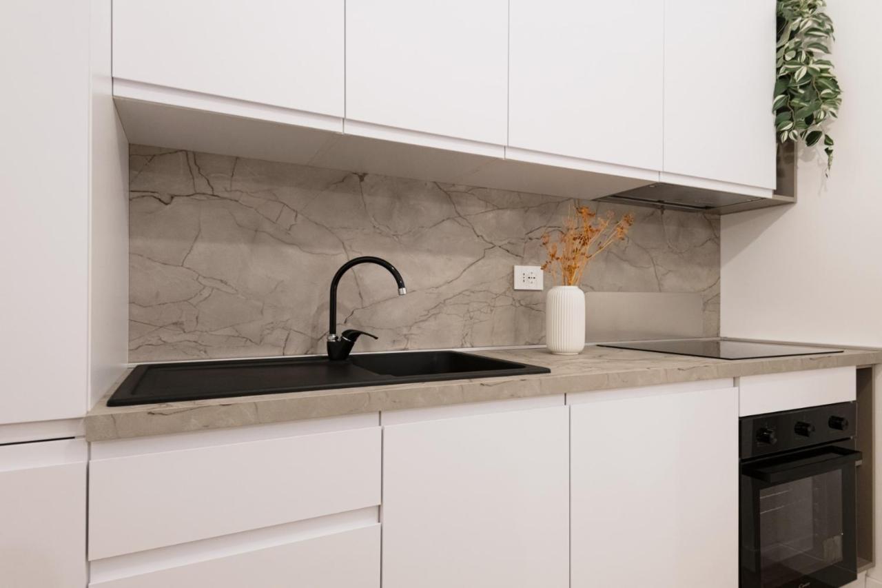 Easylife - Oasi Di Stile A 10Min Dal Duomo Apartment Milan Bagian luar foto